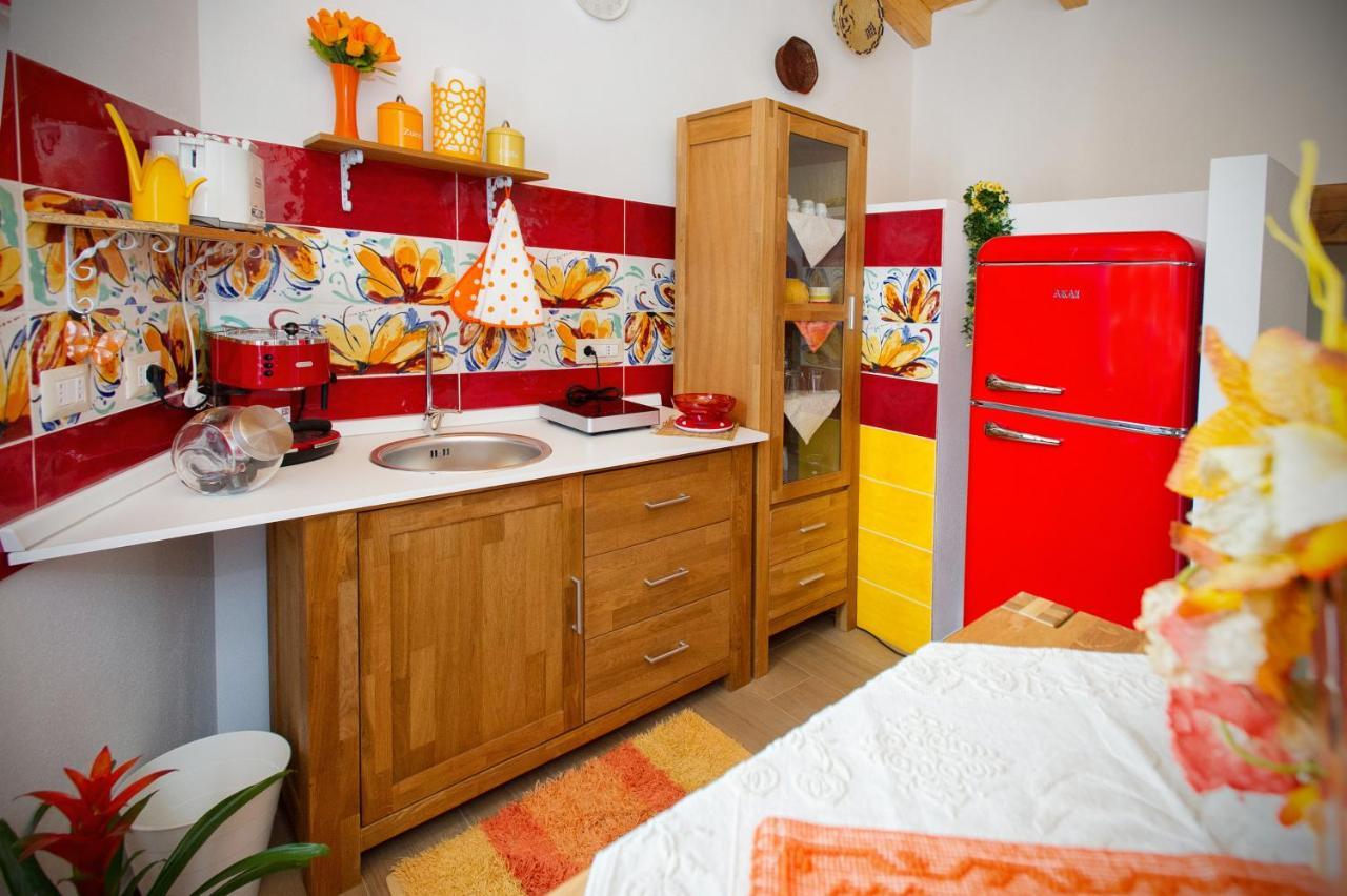 אוריסטאנו Holiday Room Sa Tebia מראה חיצוני תמונה